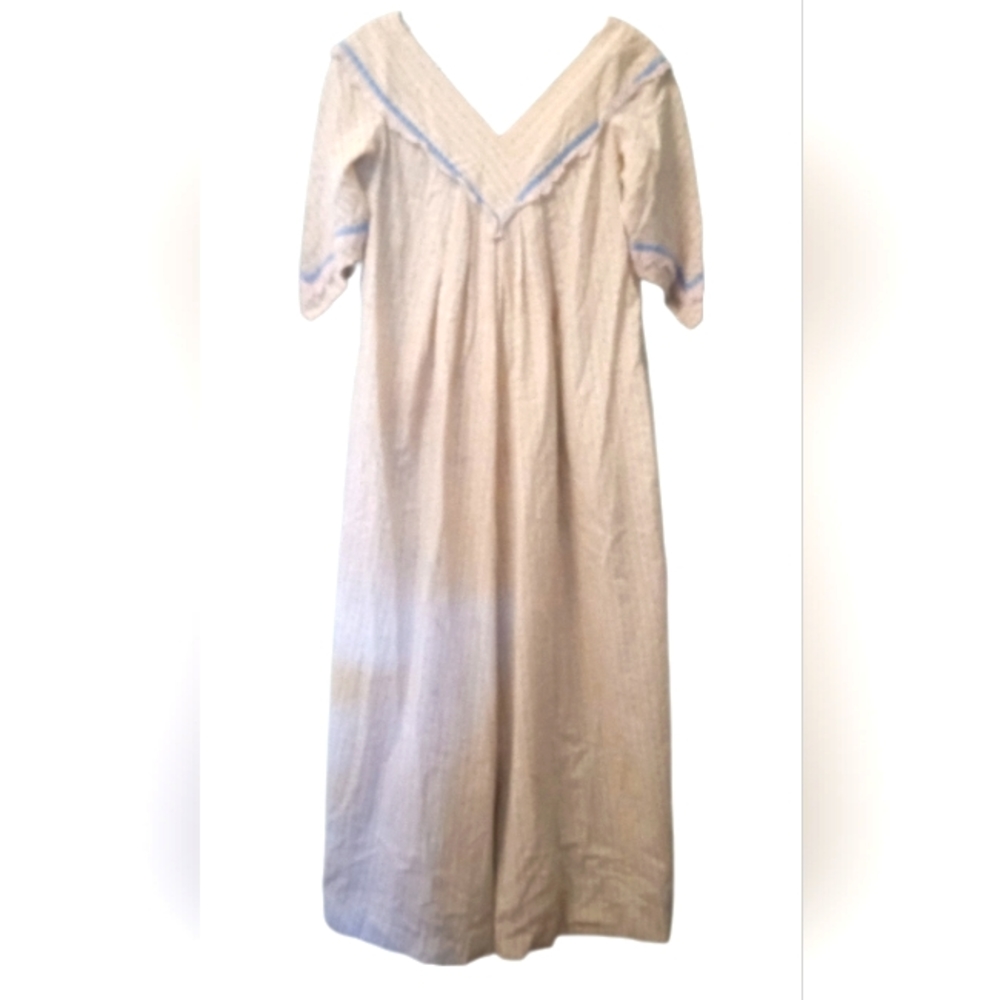 Vintage Bete Mu’umu’u from Liberty House, Made in Hawai’i